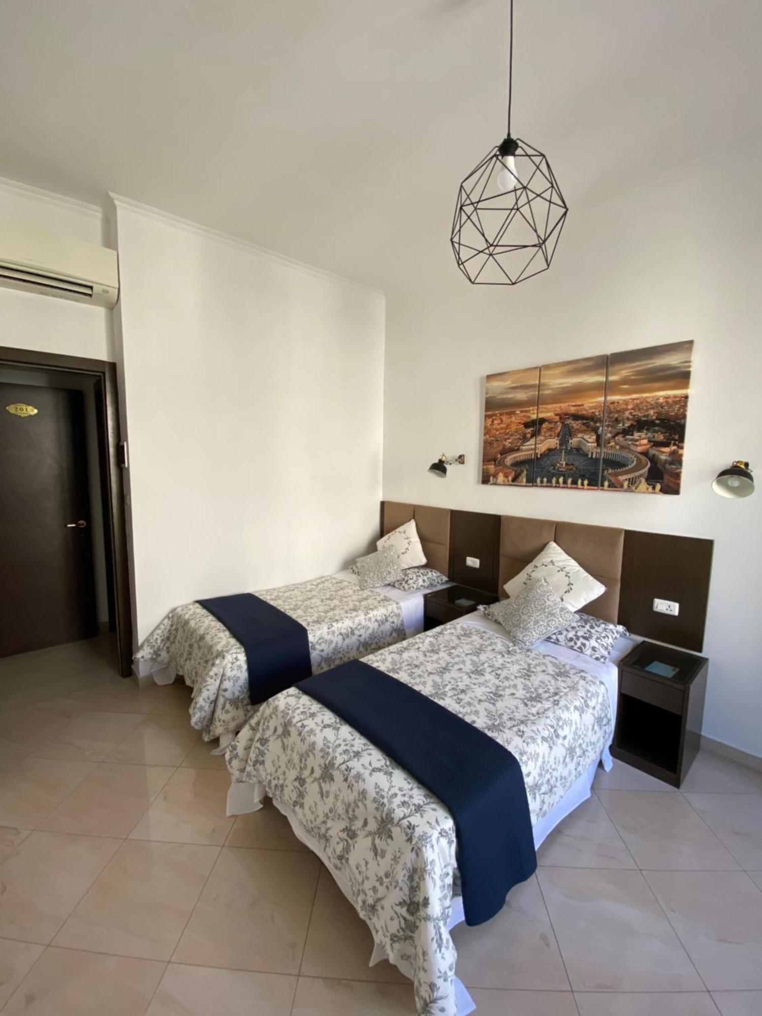 Roomz Romestay Exterior foto