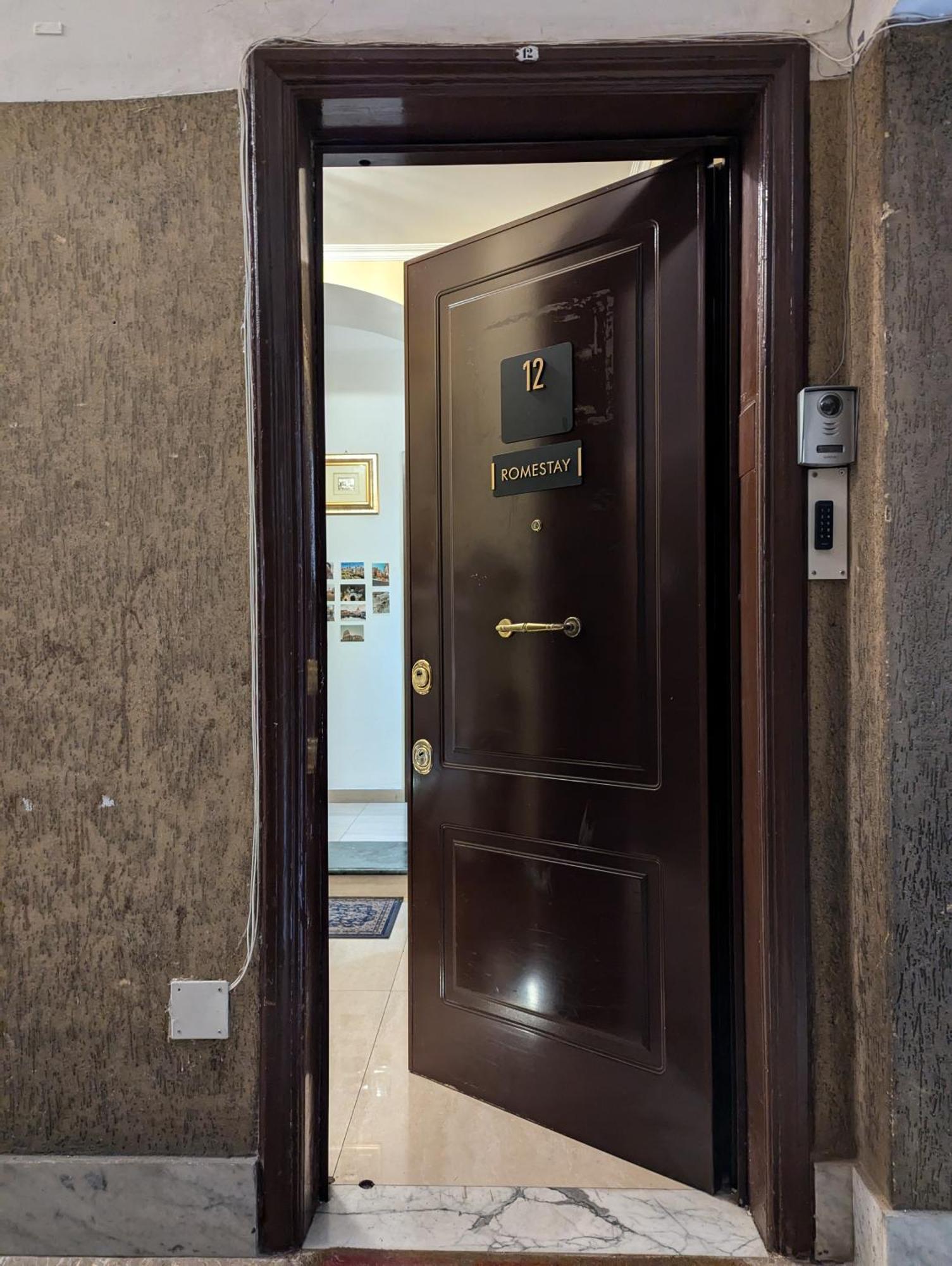 Roomz Romestay Exterior foto